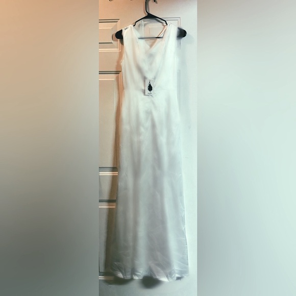 MUXXN Boutique Dress, White Full Length Gown, Large, NWT - Picture 6 of 10